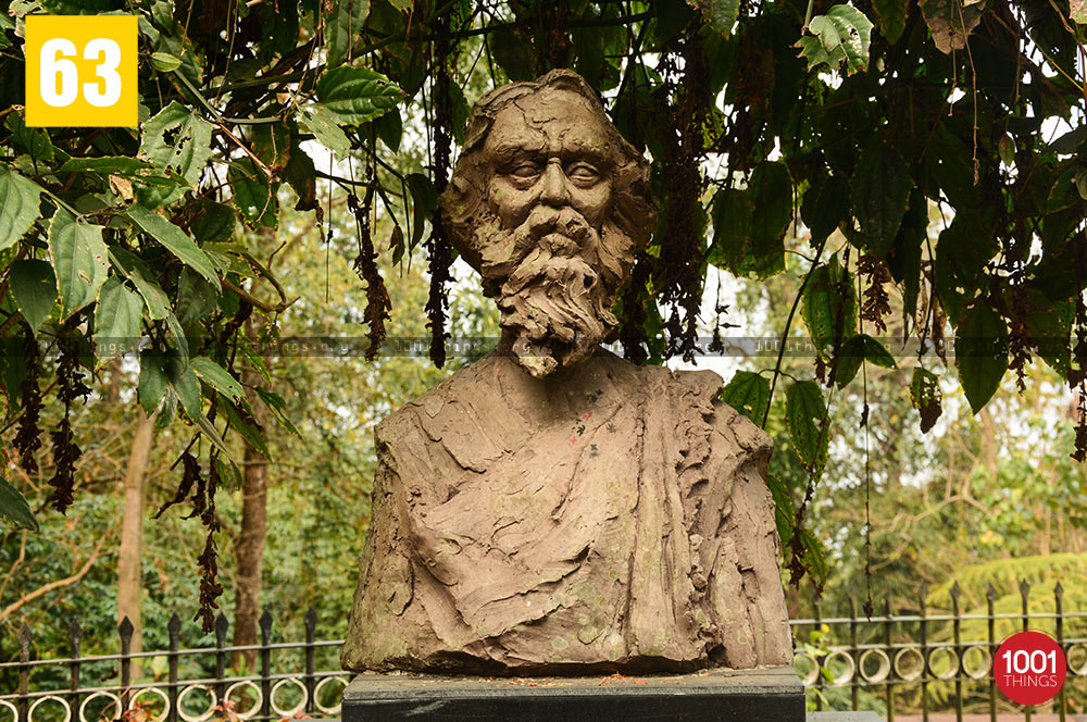 Rabindranath Tagore’s Statue at Mungpoo