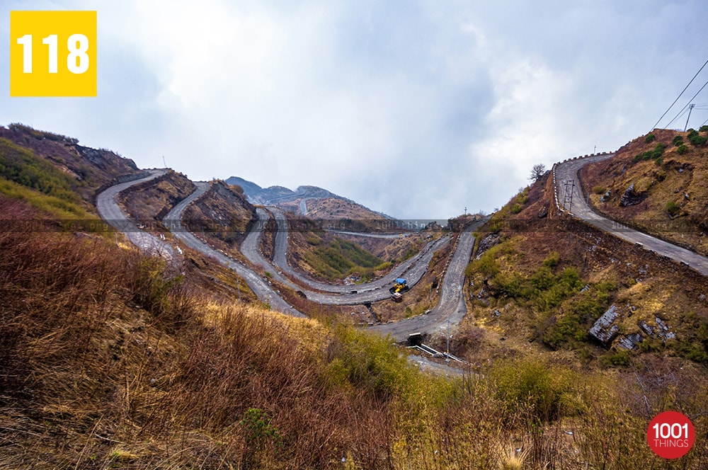 Curved-road-ways-zuluk