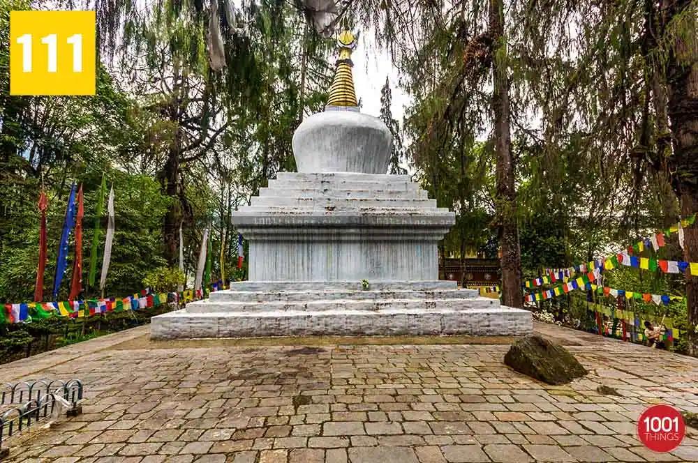 Norbugang Chorten and coronation throne — Chorten